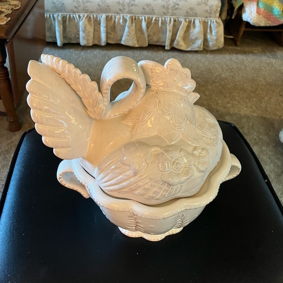 A BLUE SKY CHICKEN COVERED CASSEROLE DISH NEST PORCELAIN WHITE.9 x 9 BUY NOW - Picture 14 of 16